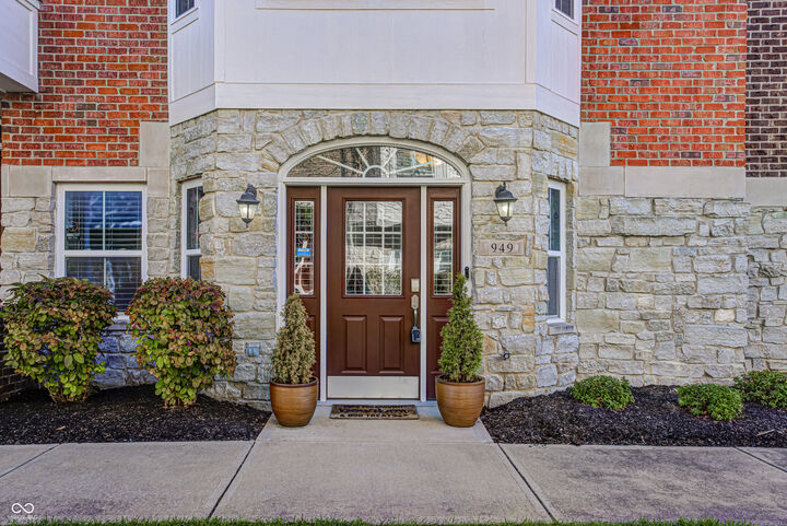 Property Photo:  949 Brownstone Trace  IN 46032