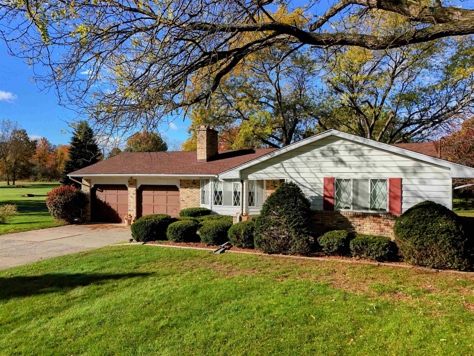 Property Photo:  10520 Rathbun Way  MI 48415