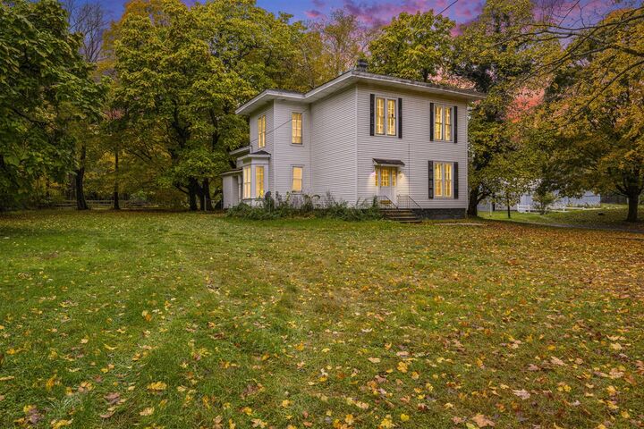 9585 Douglas Avenue  Plainwell MI 49080 photo