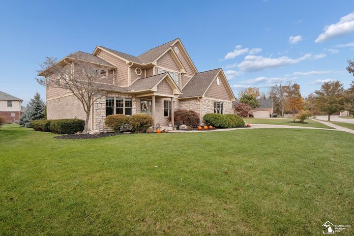 Property Photo:  8439 Eagle Pointe Drive  MI 48166