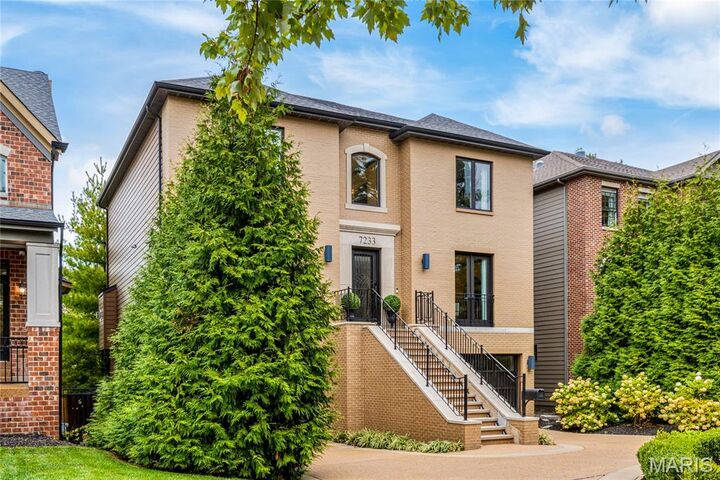 Property Photo:  7233 Forsyth Boulevard  MO 63105