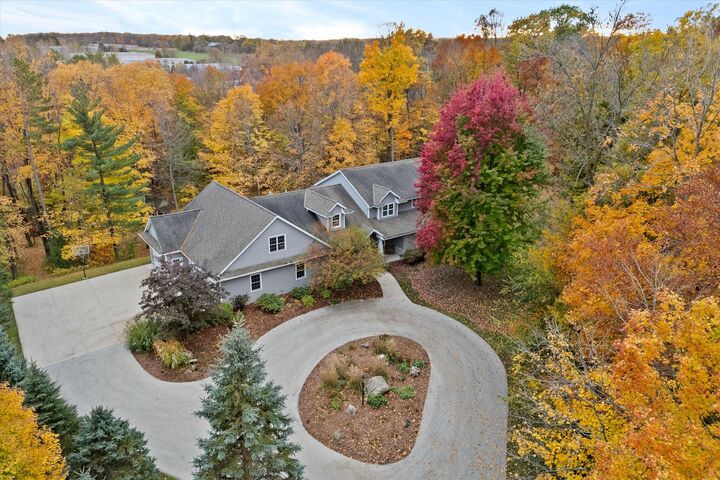 Property Photo:  2490 S River Rd  WI 53095 