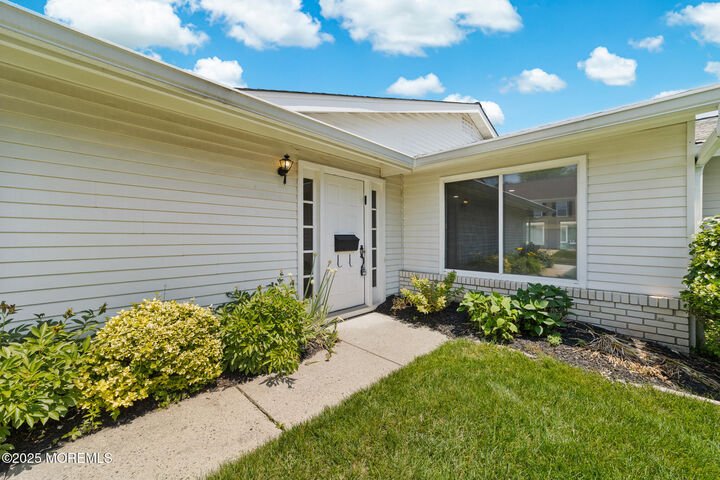 Property Photo:  442 Dahlia Plaza 442A  NJ 08831 