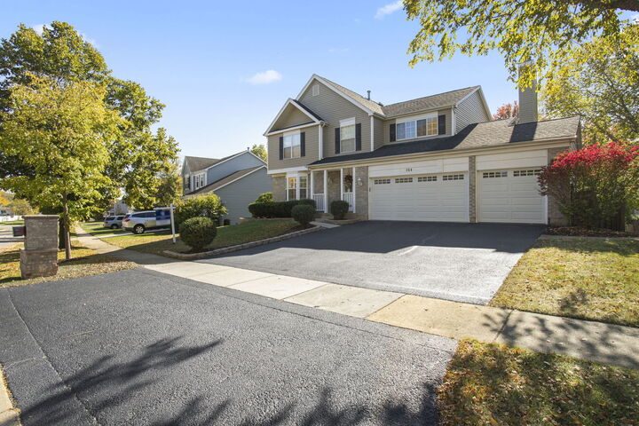 Property Photo:  754 Huntington Drive  IL 60188