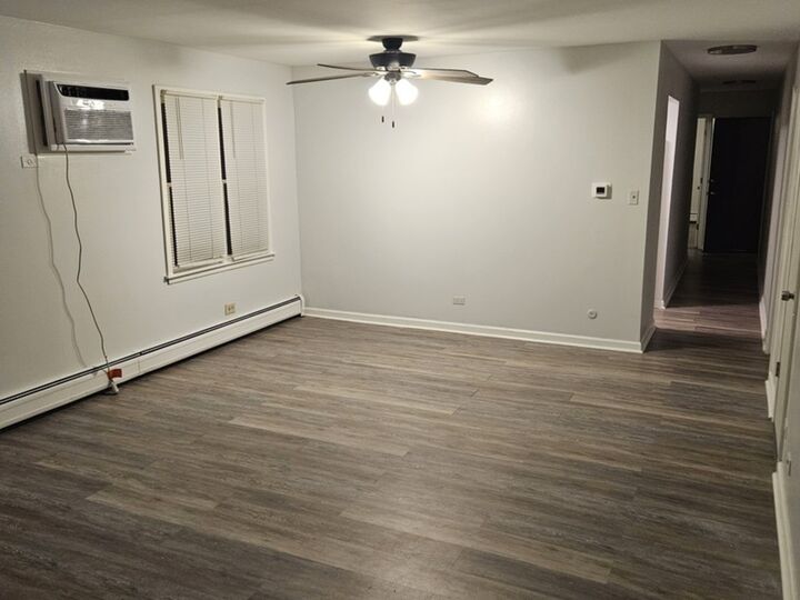 Property Photo:  4652 Custer Avenue 1S  IL 60513