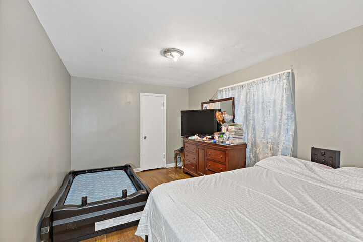 Property Photo:  8122 S Kingston Avenue  IL 60617 