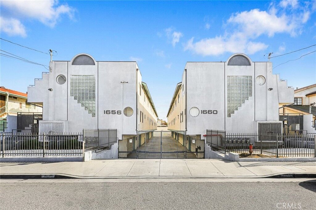 Property Photo:  1660 W 146th Street 2  CA 90247