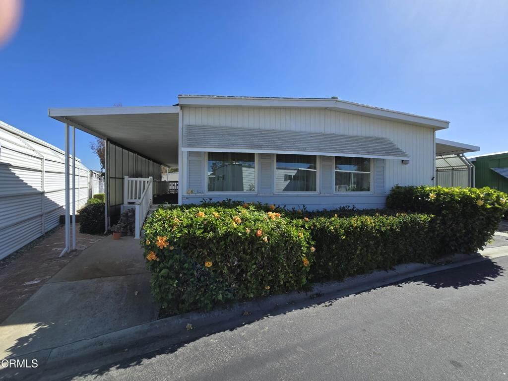 Property Photo:  86 Pansy Place 86  CA 93004