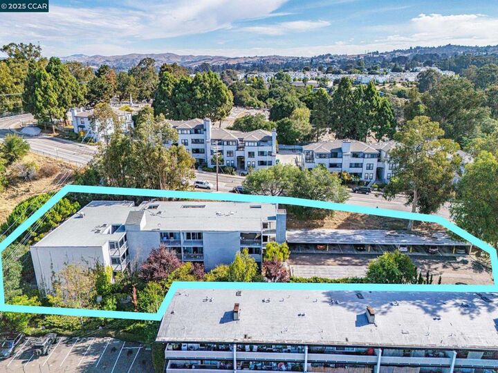 944 Walpert St  Hayward CA 94541 photo