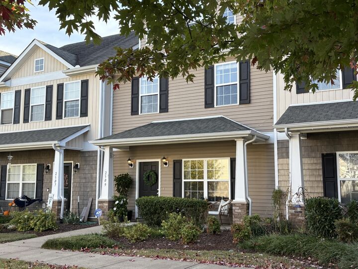 Property Photo:  2509 New Holland Cir  TN 37128 