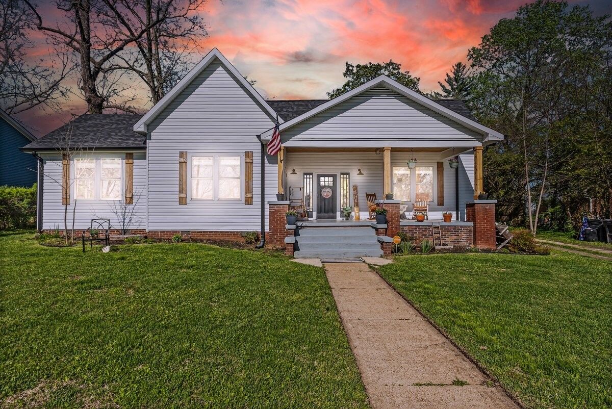 Property Photo:  504 N Washington St  TN 37388 