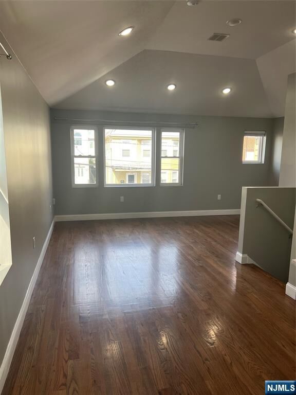 Property Photo:  421 William Street 2  NJ 07029 