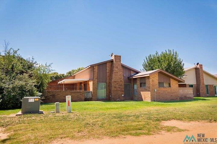 Property Photo:  220 Lakeview Terrace  NM 88101 