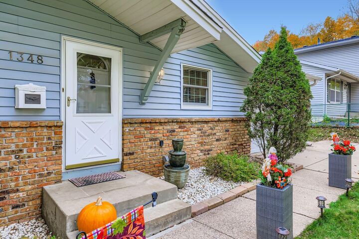 Property Photo: 1348 Calumet Avenue MN 55118