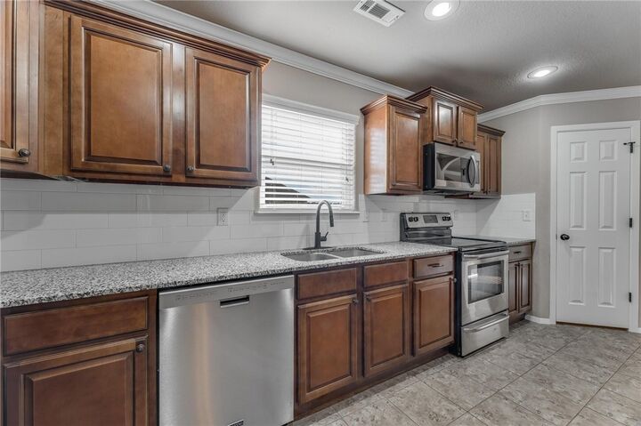 Property Photo:  301 Woodcreek Street  AR 72745 