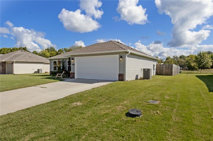 Property Photo:  1106 Jennifer Ann Lane  AR 72727 