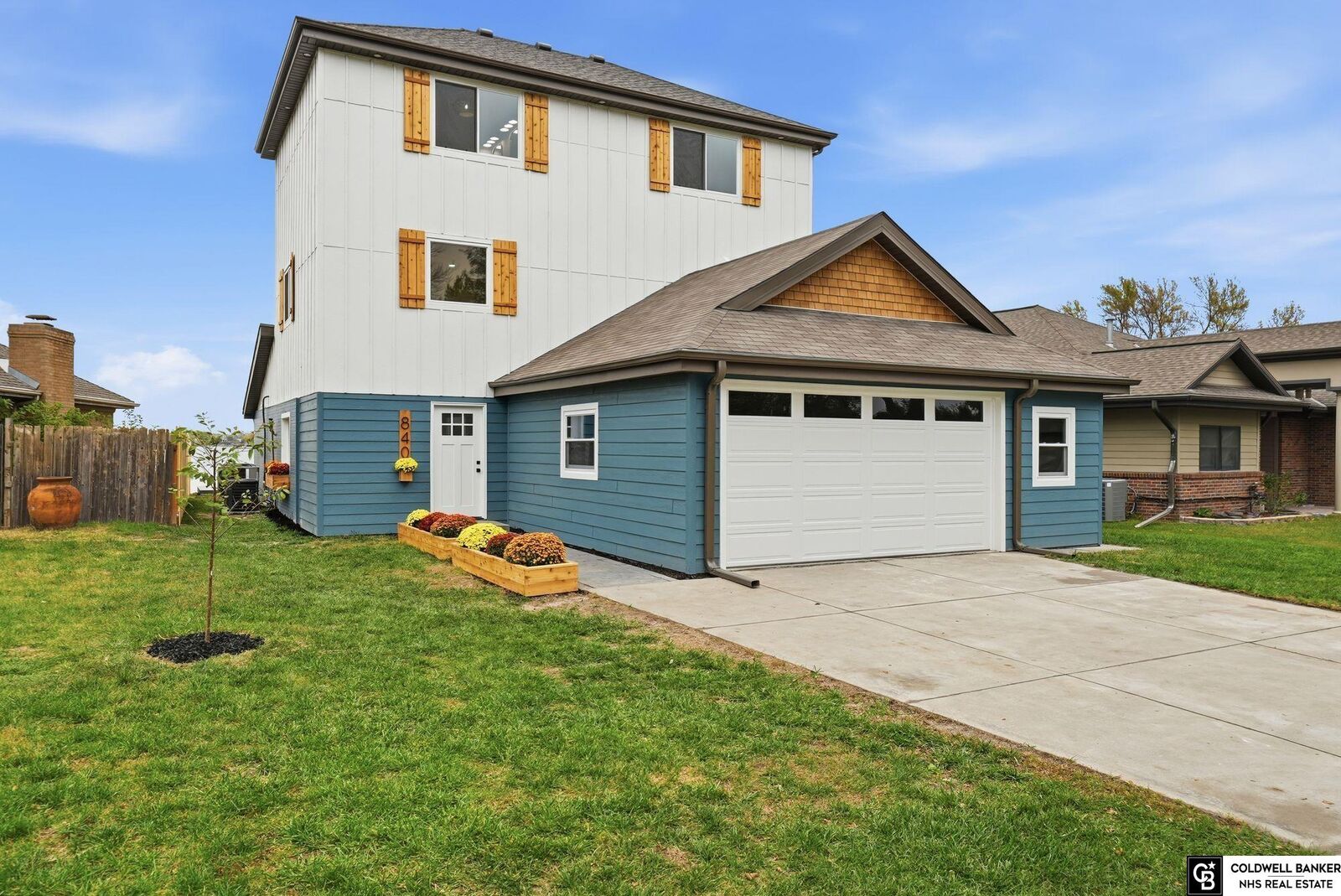 Property Photo:  840 Lakeshore Drive  NE 68528 