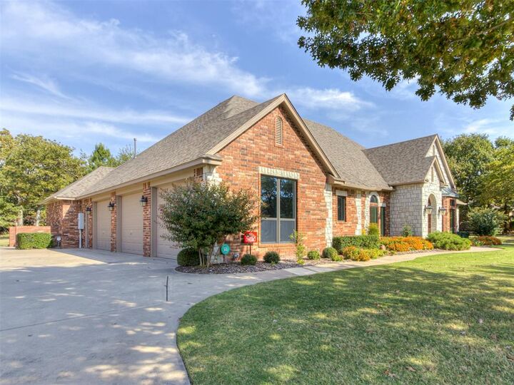 Property Photo:  16401 Roserock Circle  OK 73020 