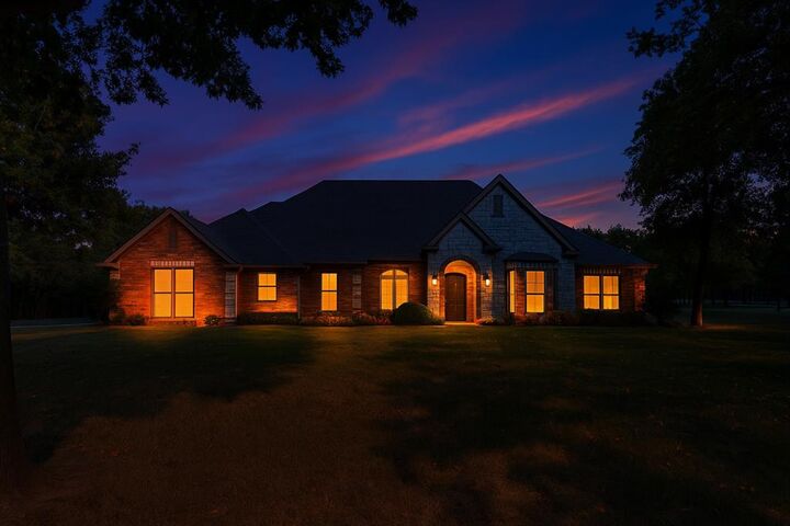 Property Photo: 16401 Roserock Circle OK 73020
