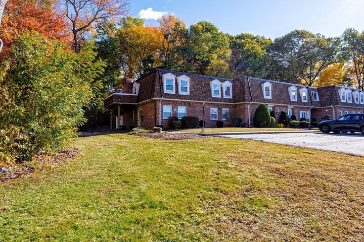 Property Photo:  39 W Summit St 36  MA 01075