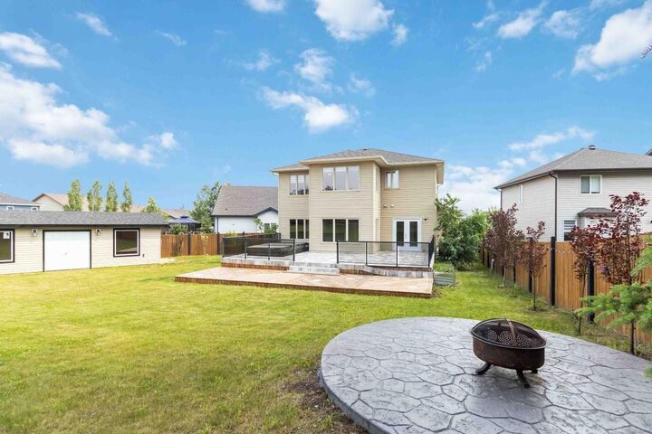 Photo de la propriété:  172 Gravelstone Way  AB T9K 0S9