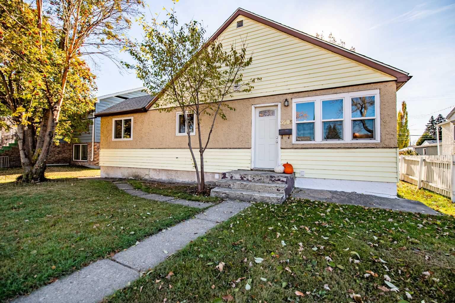 Property Photo:  3905 50 Street  AB T4N 1W2