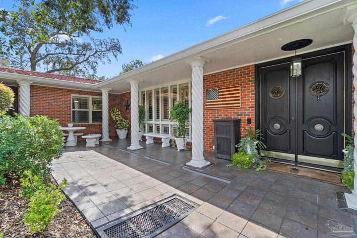 Property Photo: 1415 N Barcelona FL 32501