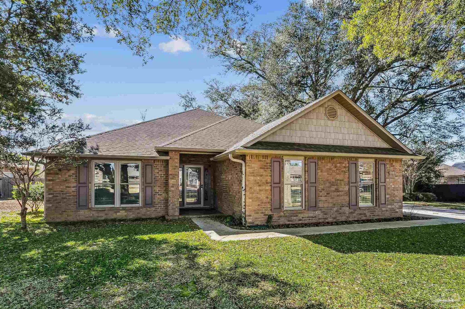 Property Photo:  5903 Dun Barton Ct  FL 32571 