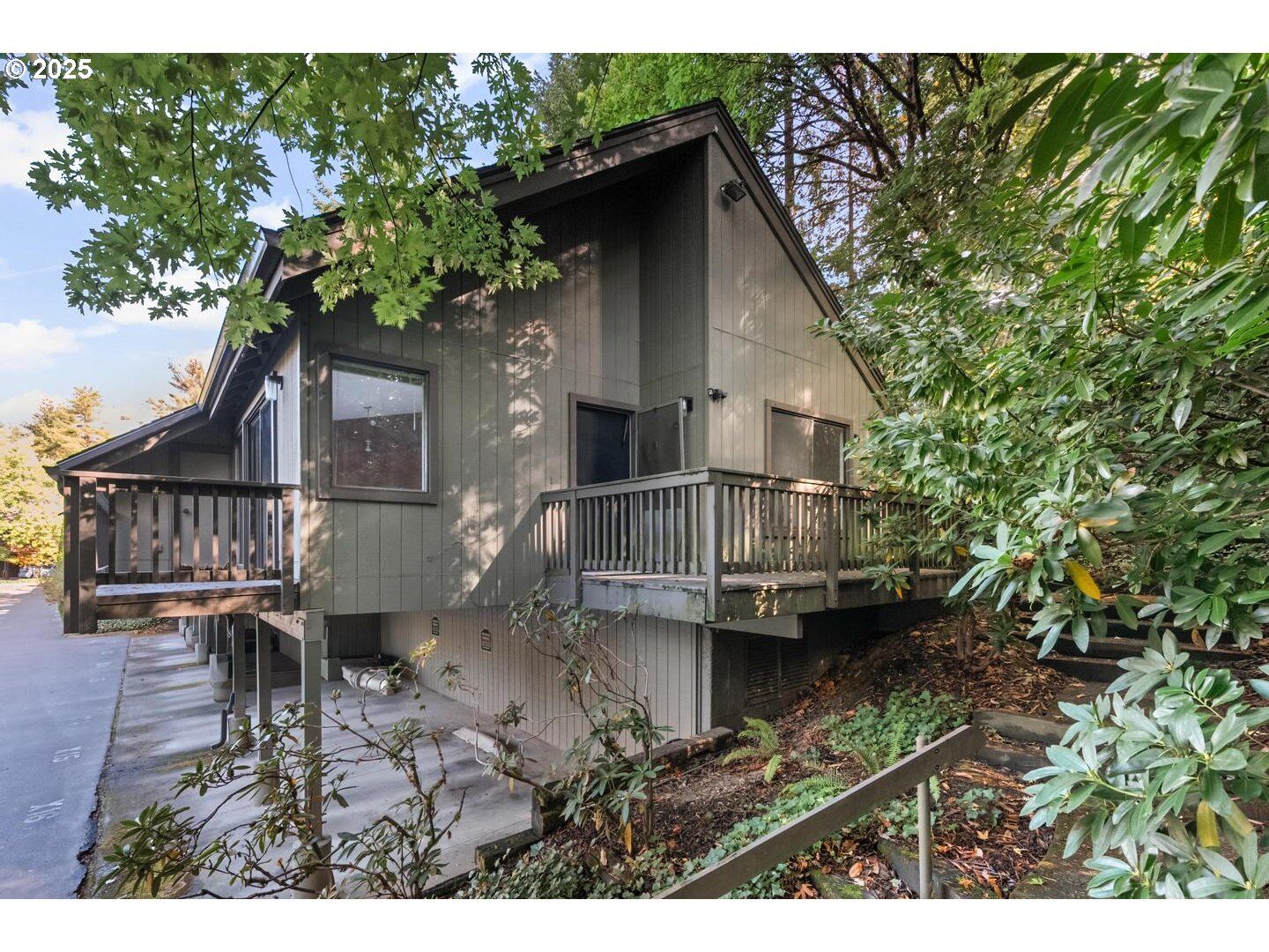 Property Photo:  7718 SW Barnes Rd A  OR 97225