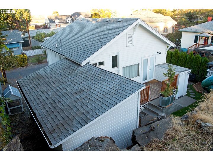Property Photo:  209 1/2 W 5th Pl  OR 97058 