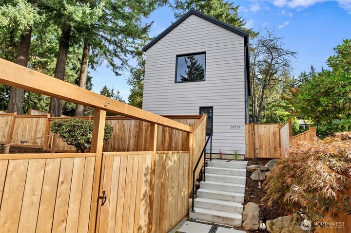 Property Photo:  13724  22nd Avenue NE  WA 98125 