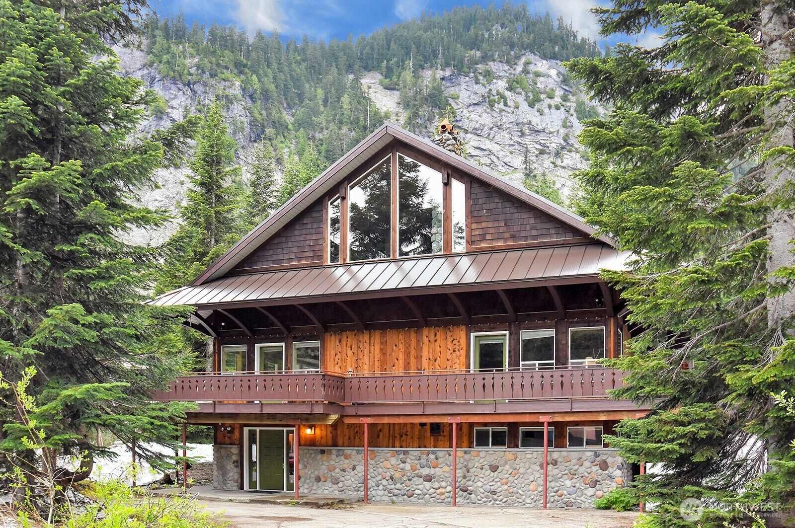 Property Photo:  11  Alpental Street  WA 98068