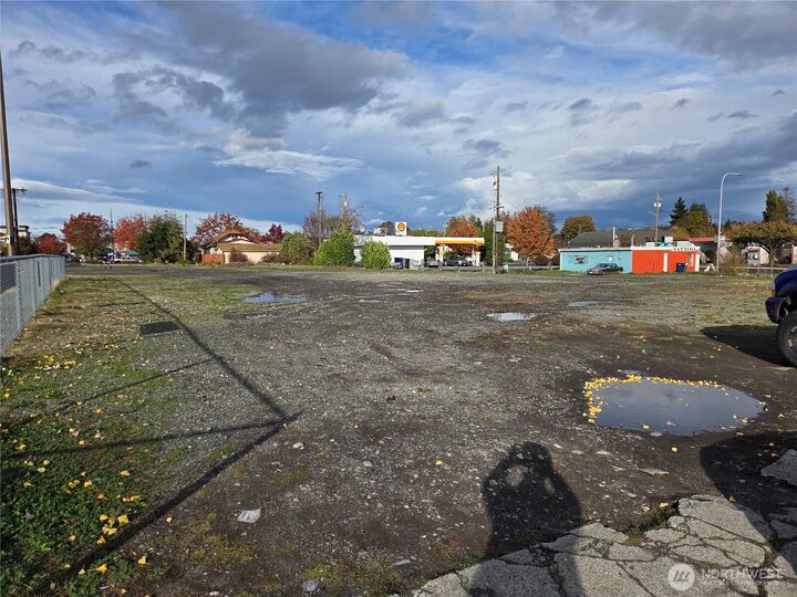 Property Photo:  225  Auburn Way S  WA 98002