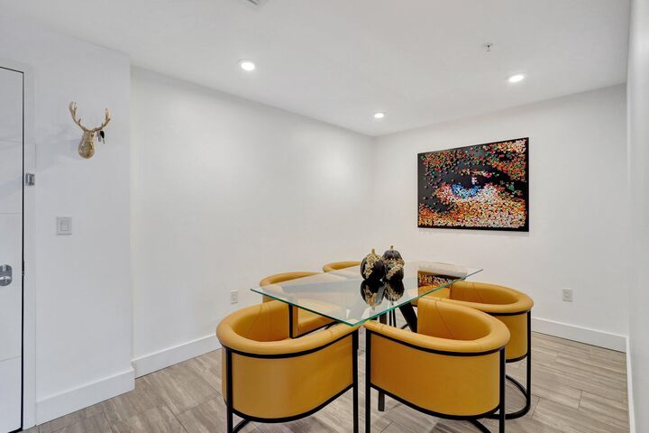 Property Photo:  236 SE 5th Avenue 203  FL 33483