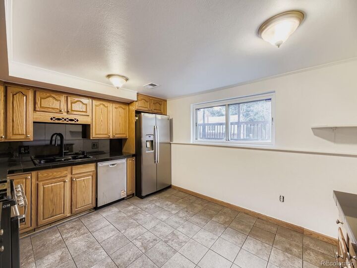 Property Photo: 2862 S Ivan Way CO 80227