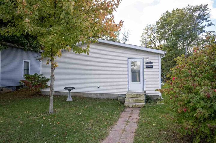Property Photo:  227 Lincoln Street  IN 47374