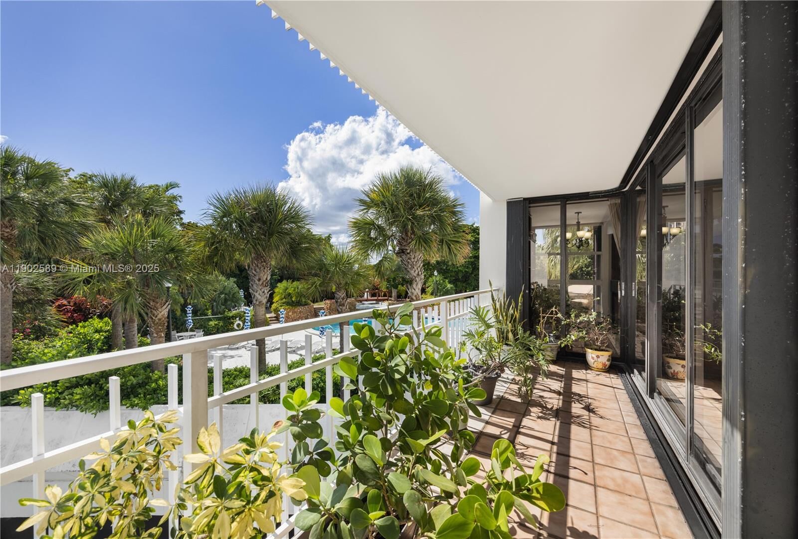 Property Photo:  4000 Towerside Ter 412  FL 33138