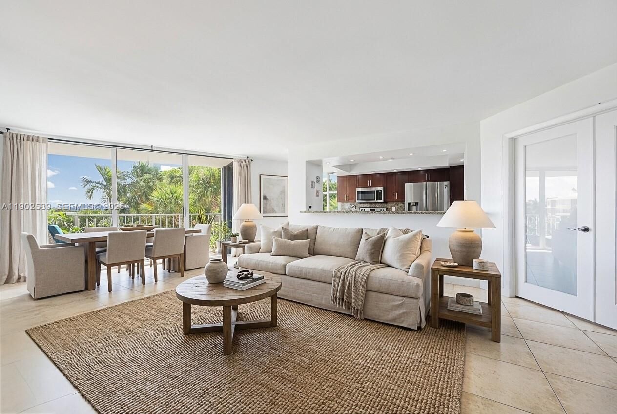 Property Photo:  4000 Towerside Ter 412  FL 33138 