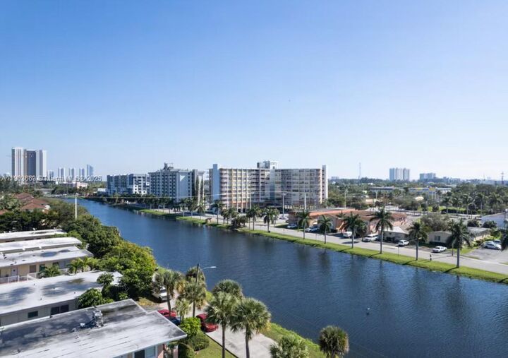 Property Photo: 2025 NE 164th St 508 FL 33162