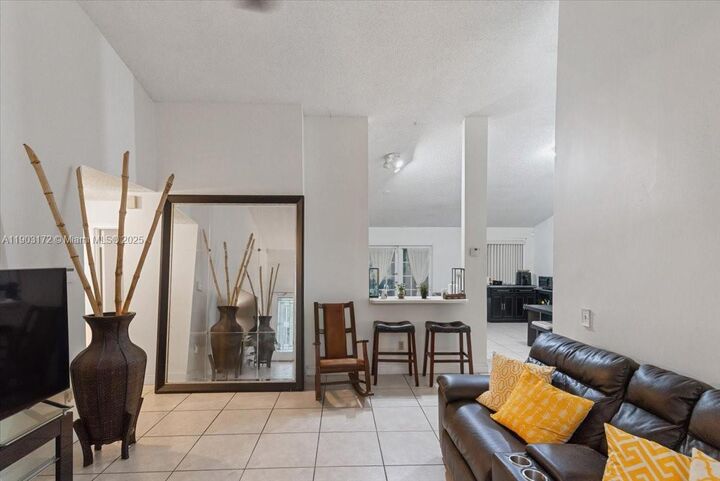 Property Photo:  1600 SW 87th Ave  FL 33025