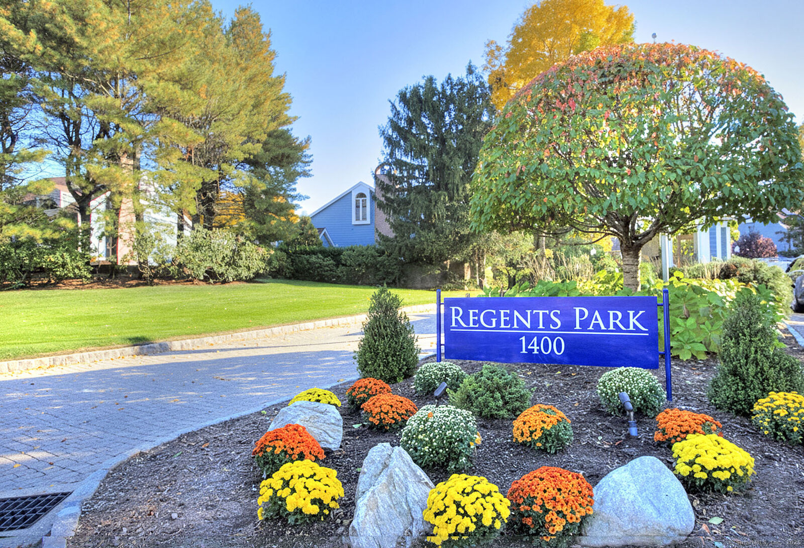 Property Photo: 135 Regents Park 135 CT 06880