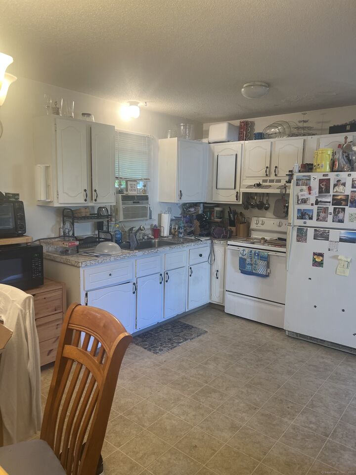 Property Photo:  67 Spring Street  CT 06492 