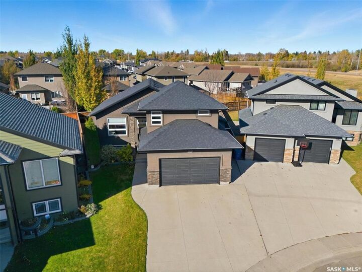 Photo de la propriété:  1118 Rempel Place  SK S7T 0M2