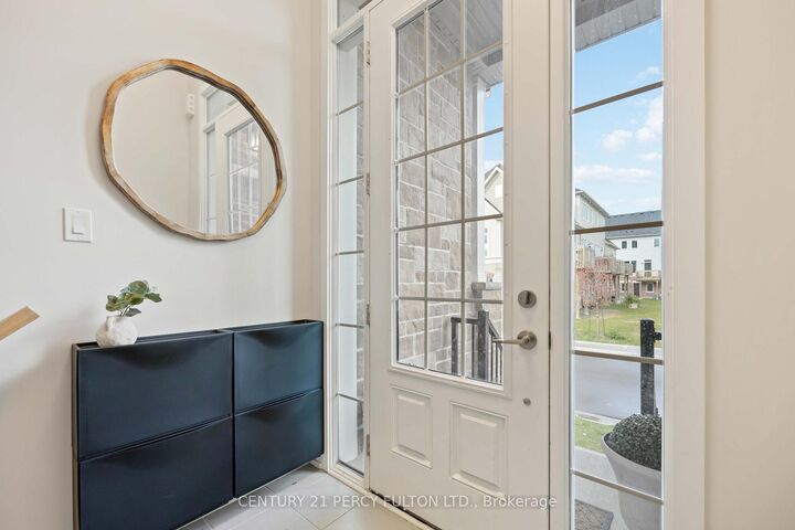 Photo de la propriété:  102 Lyall Stokes Circle  ON L0G 1M0