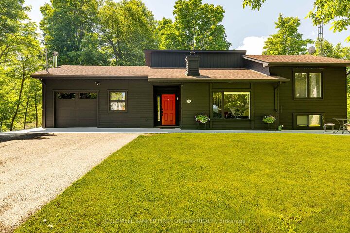 6779 Roger Stevens Drive  Montague ON K7A 4S6 photo