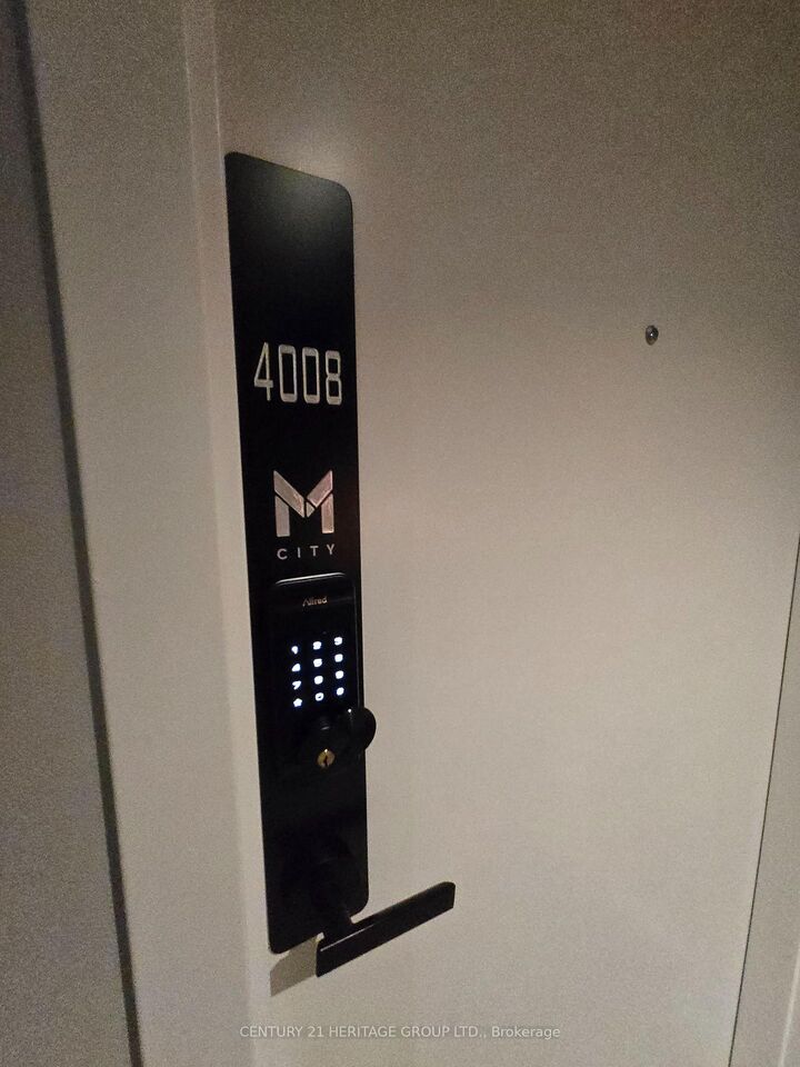 Photo de la propriété:  3900 Confederation Parkway 4008  ON L5B 3J1