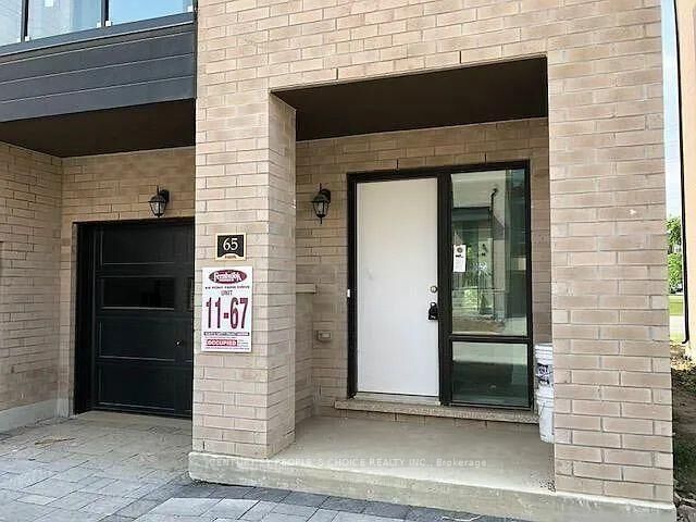 Photo de la propriété:  65 Pony Farm Drive  ON M9B 0B3