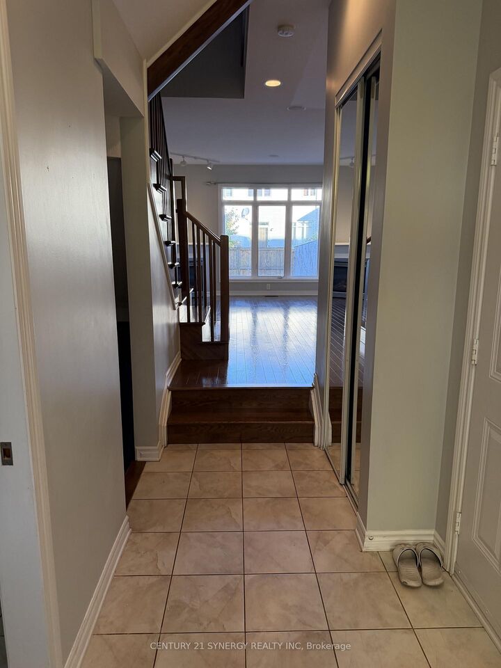 Property Photo:  744 Bowercrest Crescent  ON K1V 2M3