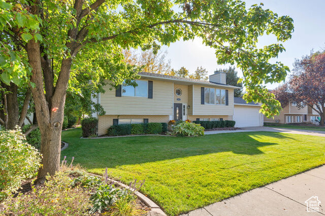 Property Photo:  913 W 2025 S  UT 84087 