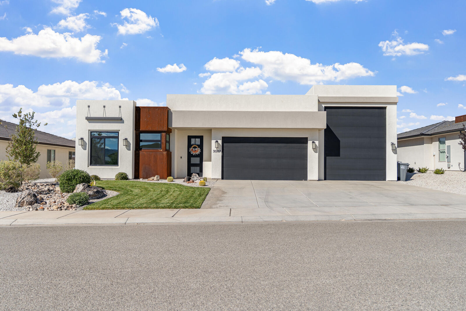 Property Photo:  3087 E Fuchsia Dr  UT 84790 
